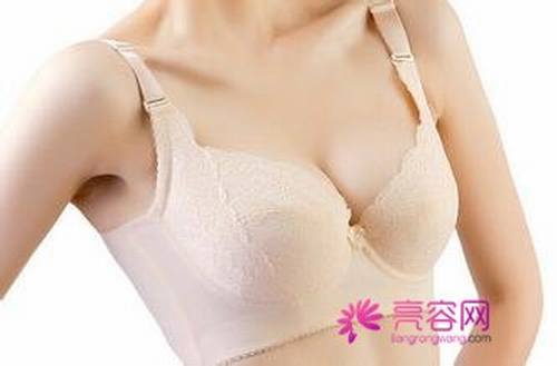 隆胸假体要怎么取出来呢怎么样价格案例