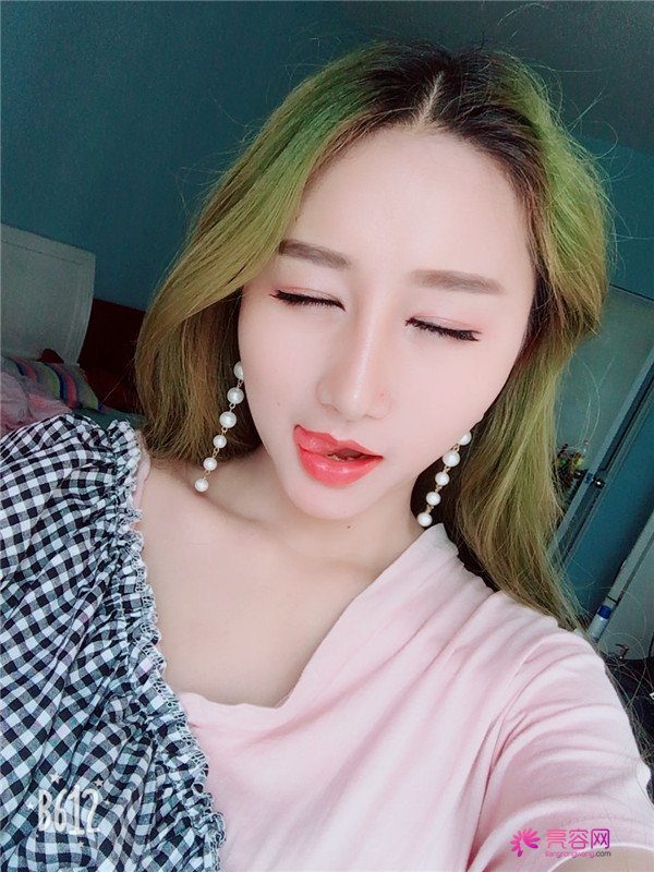 亲朋好友们都夸我变漂亮了,一条精致的线,就能够让眼睛瞬间变大、变亮、变漂亮!