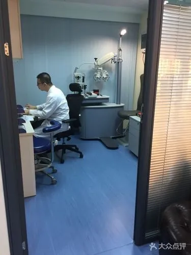 飞秒手术时我动了,会不会有危险?!