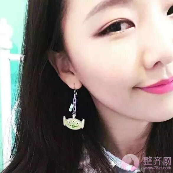 网红直播割双眼皮,美出一片天