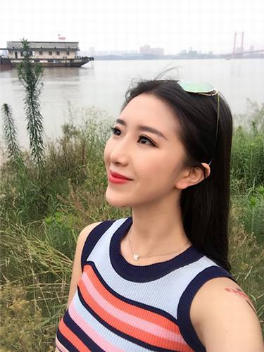 就问你这个鼻子漂亮不漂亮!?啥也不说了,小编给跪了,快告诉是在哪做的?,小编愿意跪下唱征服!
