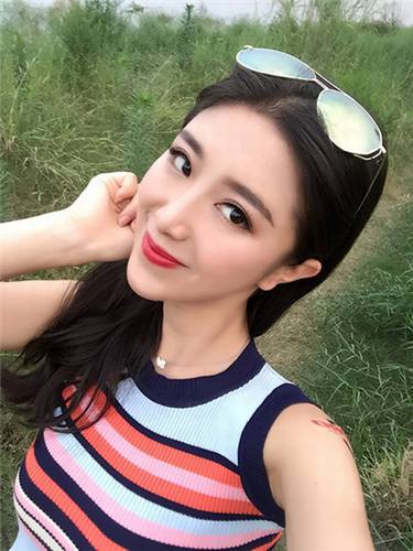 就问你这个鼻子漂亮不漂亮!?啥也不说了,小编给跪了,快告诉是在哪做的?,小编愿意跪下唱征服!