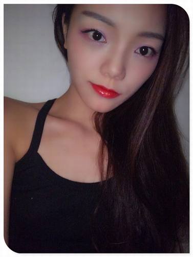 哎呀!有妹子主动反馈做鼻部手术的案例!小主十分高兴!这不,马上发来给大家瞧瞧!这还是自体软骨隆鼻哦!个人觉得这鼻子真心好看!完美!perfect!手动比心!比心!