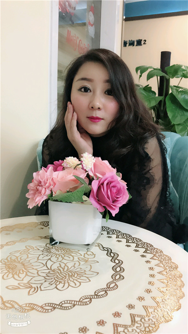 给姐妹们看看我的脂肪填充案例,做了脂肪填充脸部后大家都说我年轻了五岁,你们可不要羡慕我哦,哈哈哈哈,下面给大家看看我的变美经历!哇咔咔,嘿嘿~~~~