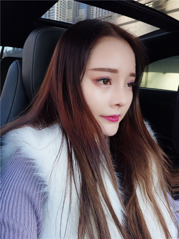 可爱的小仙女们,自从做了鼻部手术后,我觉得我在往网红的道路上越走越远了哈哈哈~~每天都是自拍自拍,进来看看我的美图案例吧!