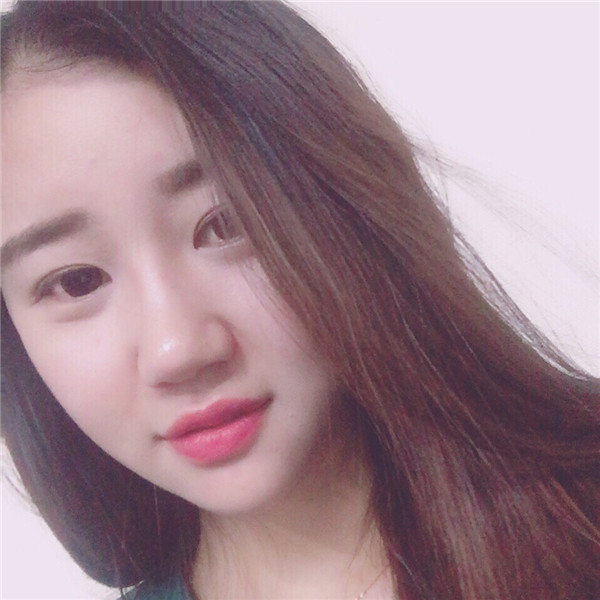美女们,来看看我隆鼻的术前术后对比情况吧,是不是感觉变化好大!!可以为你们做做参考哦~~~