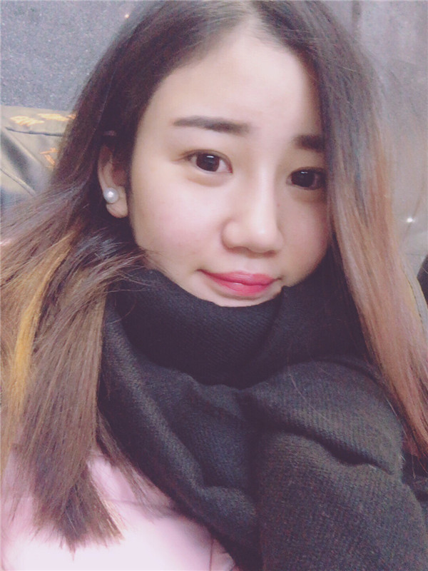 美女们,来看看我隆鼻的术前术后对比情况吧,是不是感觉变化好大!!可以为你们做做参考哦~~~