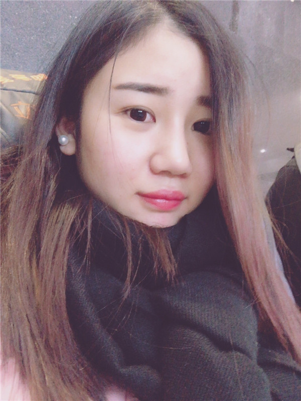 美女们,来看看我隆鼻的术前术后对比情况吧,是不是感觉变化好大!!可以为你们做做参考哦~~~
