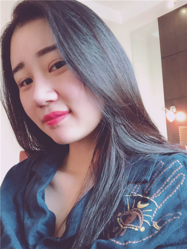 美女们,来看看我隆鼻的术前术后对比情况吧,是不是感觉变化好大!!可以为你们做做参考哦~~~