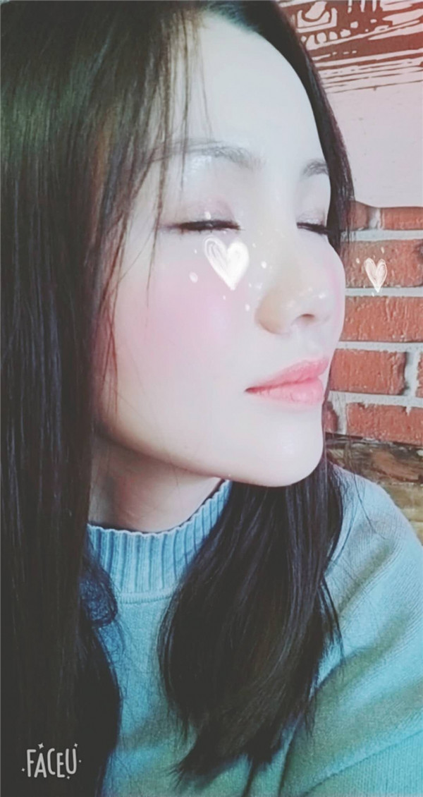 哈喽朋友们你们好,我刚做了自体脂肪填充脸部的手术,分享下我的历程,希望能帮助到有要了解这个项目的你们 ~~~