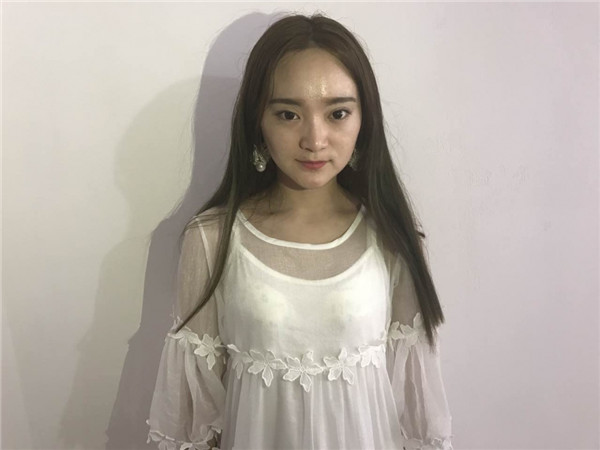 【************一个月分享心得】现在的脸真的感觉很小了哈哈 本来考虑做面吸的,自从我做了小v脸提升之后就不想做面吸了~~~