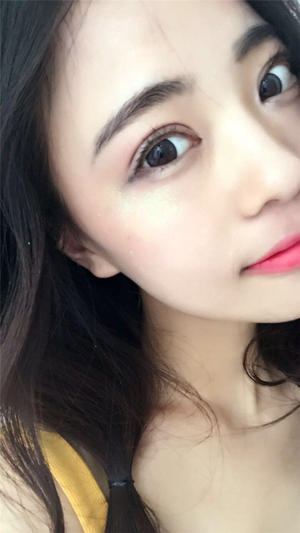 姐妹们,来看看我的双眼皮修复案例吧!看我修复的怎么样?之前失败的双眼皮手术给我留下了阴影,简直是花钱买罪受!