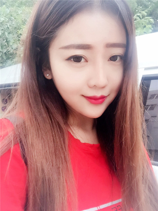 分享我的自体脂肪面部填充经历,我以前的面部情况真的是属于面部凹陷很严重的,整个人看起来真的很憔悴,自从做了面填之后就真的完全改善了我的样貌!