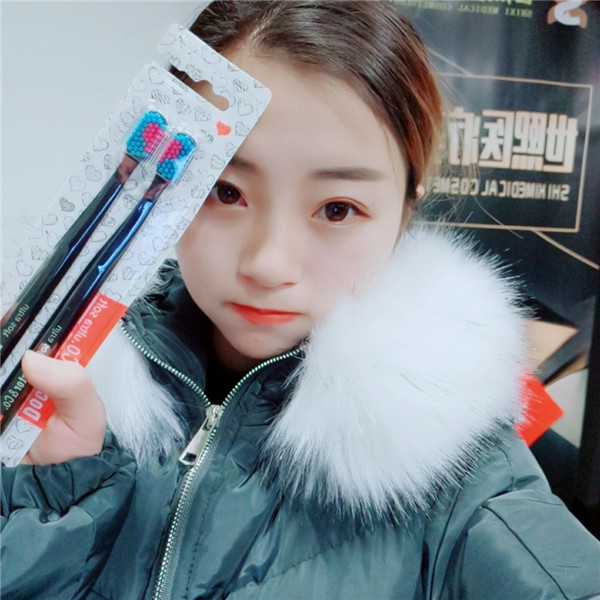 小姐妹们,我去打了水光补水,来看看我的皮肤变得多水嫩丫!!马上就要过年啦,要过一个美美的新年哦~~