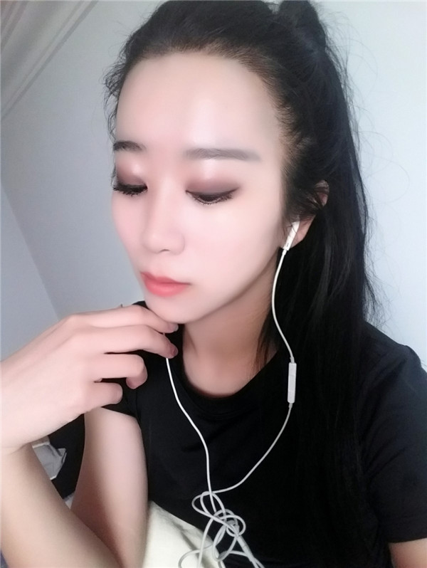 【分享案例】给宝宝们分享我的双眼皮之路啦!宝宝们我做双眼皮是打的局麻,其实局麻一点都不痛就跟蚊子叮差不多,不是特别注意完完全全就感觉不到