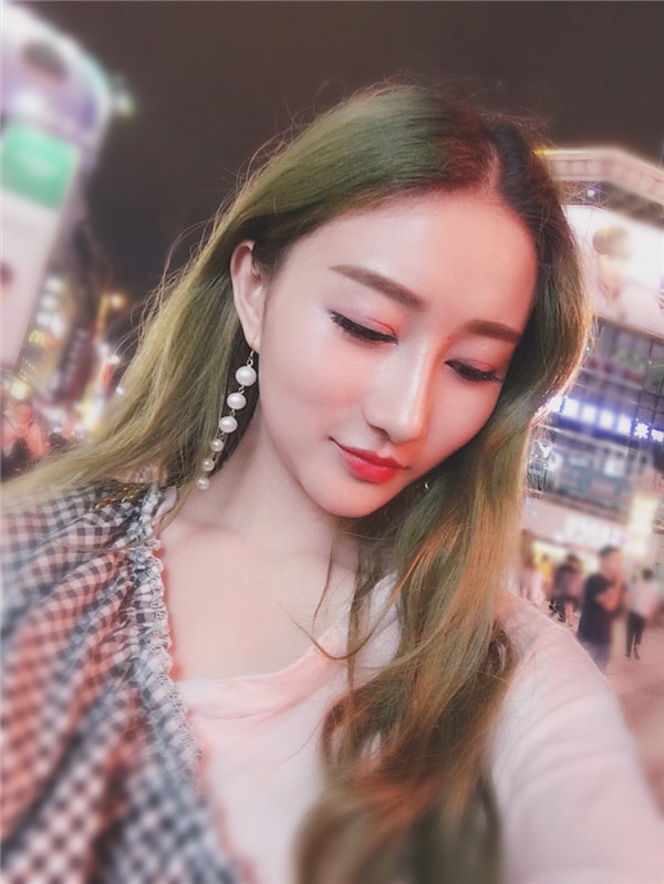 【双眼皮+隆鼻术】春节长假过完啦,亲朋好友们都夸我变漂亮了,一条精致的线,就能够让眼睛瞬间变大、变亮、变漂亮!