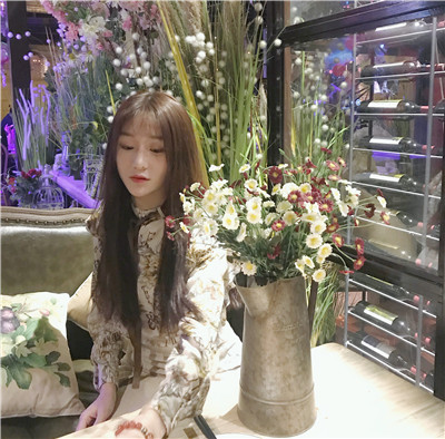 姐妹们,我分享一下我的切开双眼皮案例啦~~这几天天气变冷了,对我恢复双眼皮有好处哈哈~~
