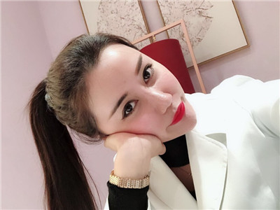 姐妹们,自体脂肪填充脸部后,丑的不敢见人。要变美先变鬼,有想知道恢复后会是什么样的吗?那就进来看看吧~