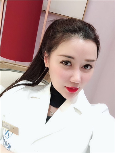 姐妹们,自体脂肪填充脸部后,丑的不敢见人。要变美先变鬼,有想知道恢复后会是什么样的吗?那就进来看看吧~
