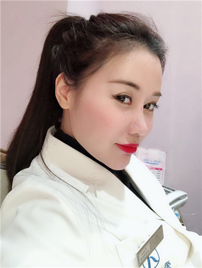 姐妹们,自体脂肪填充脸部后,丑的不敢见人。要变美先变鬼,有想知道恢复后会是什么样的吗?那就进来看看吧~