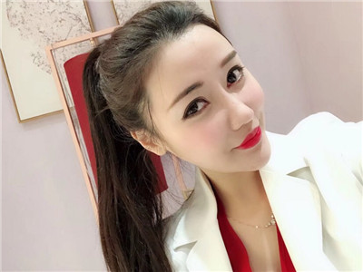 姐妹们,自体脂肪填充脸部后,丑的不敢见人。要变美先变鬼,有想知道恢复后会是什么样的吗?那就进来看看吧~