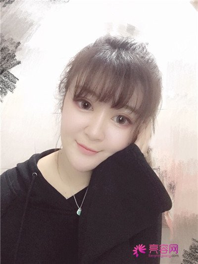 昨天有小主咨询瘦脸,让我多发点瘦脸的案例,这不,我就给大家分享一篇瘦脸,脸盘大的妹子可以看看哦,看看能否有经验可以学习到,哈哈哈~~~~