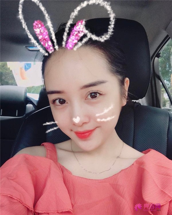 小仙女儿们,我也要过六一啦!!~~快快进来看我的神奇变美经历!脸部轮廓美的不行啊~~拍照再也不用各种找角度了嘻嘻~~,虽然都是成年人了~~不行不行~我也要过六一~~