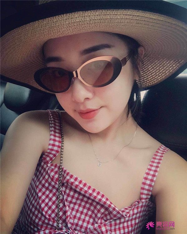 小仙女儿们,我也要过六一啦!!~~快快进来看我的神奇变美经历!脸部轮廓美的不行啊~~拍照再也不用各种找角度了嘻嘻~~,虽然都是成年人了~~不行不行~我也要过六一~~