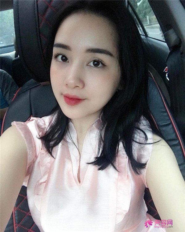 小仙女儿们,我也要过六一啦!!~~快快进来看我的神奇变美经历!脸部轮廓美的不行啊~~拍照再也不用各种找角度了嘻嘻~~,虽然都是成年人了~~不行不行~我也要过六一~~