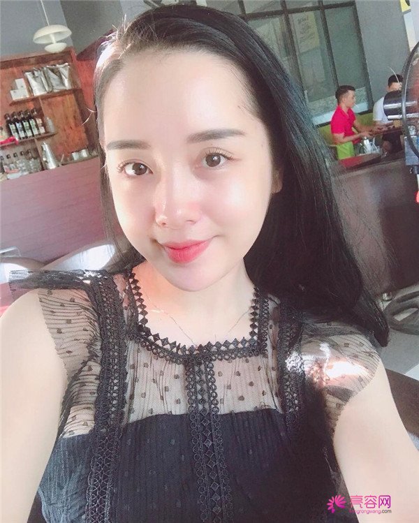 小仙女儿们,我也要过六一啦!!~~快快进来看我的神奇变美经历!脸部轮廓美的不行啊~~拍照再也不用各种找角度了嘻嘻~~,虽然都是成年人了~~不行不行~我也要过六一~~