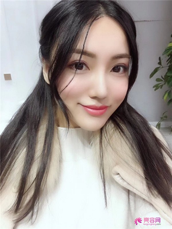 仙女们,拥有一个高而挺的鼻子是我很向往的,做了鼻部手术,我也有高而挺的鼻子啦~~~~