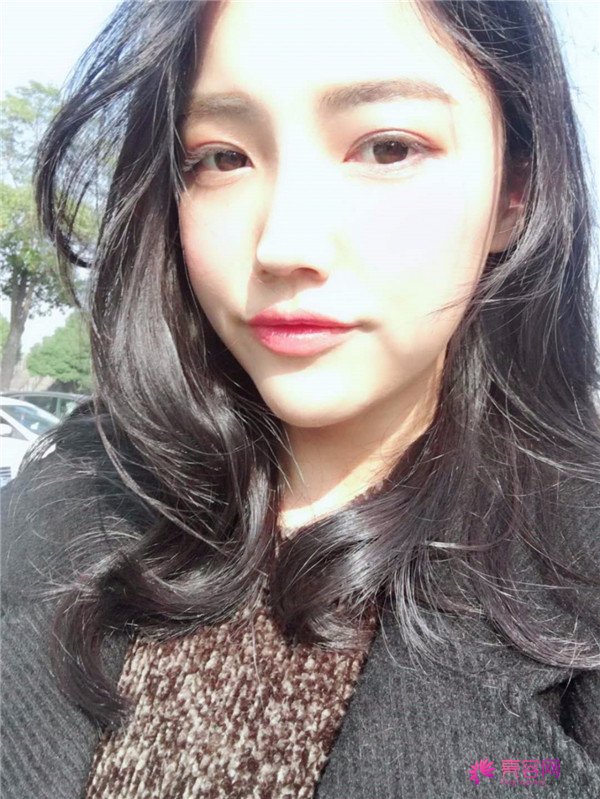 仙女们,拥有一个高而挺的鼻子是我很向往的,做了鼻部手术,我也有高而挺的鼻子啦~~~~