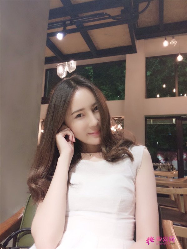 来分享我的鼻部手术案例啦~~~这个世界上没有丑女人,只有懒女人哈哈!来给个意见看看我做的怎么样?
