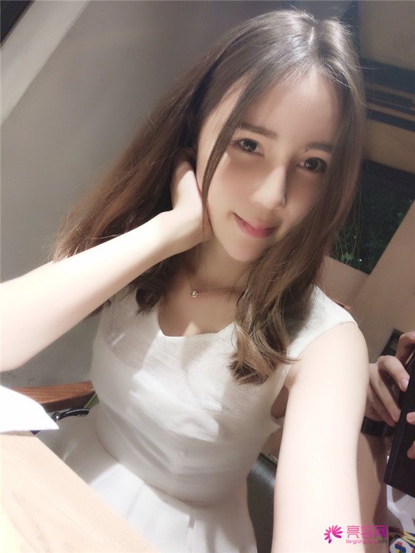 来分享我的鼻部手术案例啦~~~这个世界上没有丑女人,只有懒女人哈哈!来给个意见看看我做的怎么样?