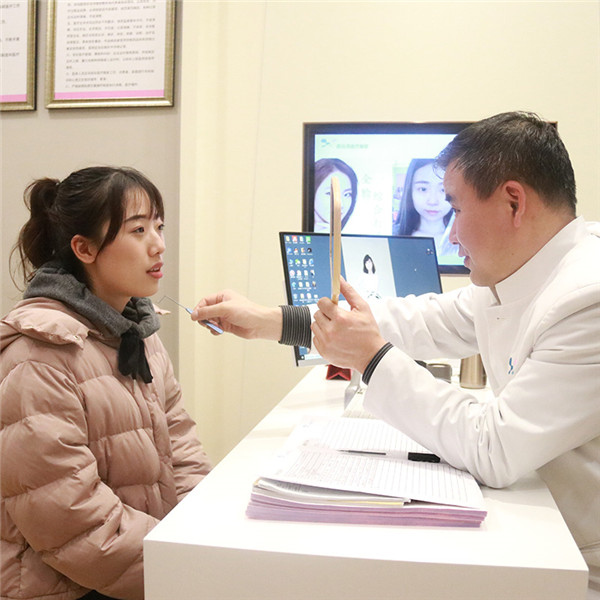 hello各位的宝宝们,我来写脂肪填充的反馈啦,跟大家分享一下我的术后感受