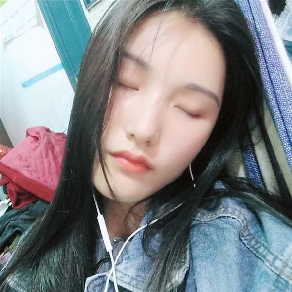 郑州华山胡斌自体脂肪全脸填充案例分享,价格,术后脸确实丰满圆润了许多,再也不是尖嘴猴腮了,哈哈哈哈~~~