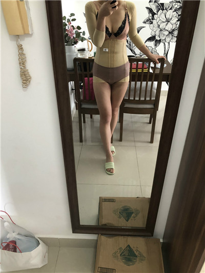 深圳美芮医疗美容王权吸脂瘦腰案例价格分享,年纪大肉松减不掉终于找到了解决方法。