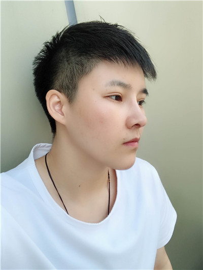 广州韩妃整形美容杨德发肋软骨隆鼻案例价格分享,男孩子鼻子高挺起来整个人都变精神了。