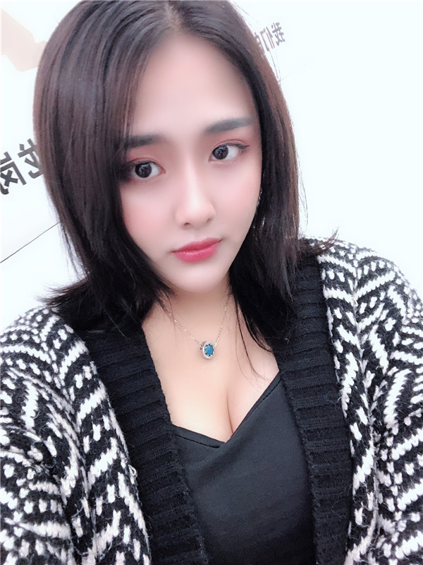 武汉中爱付荣峰隆胸怎么样?价格案例
