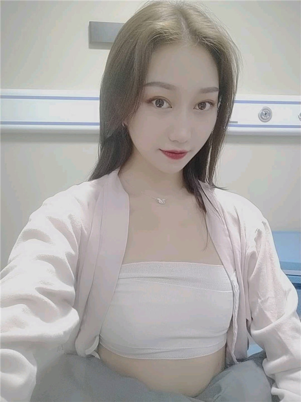 重庆铂生杜亚旭脂肪隆胸怎么样?价格案例