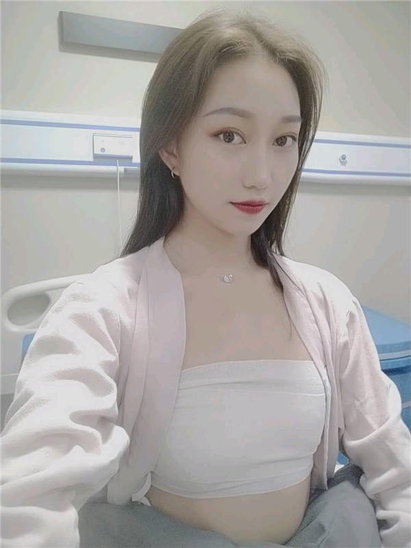 重庆铂生杜亚旭脂肪隆胸怎么样?价格案例